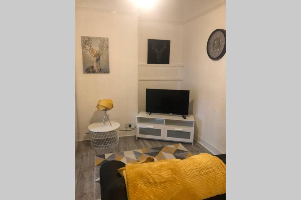 One Bedroom Flat On The Banks Of Loch Lomond Alexandria Esterno foto