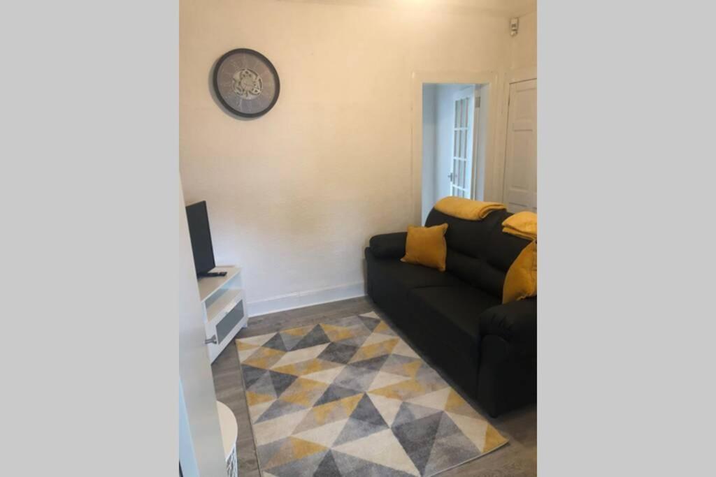 One Bedroom Flat On The Banks Of Loch Lomond Alexandria Esterno foto